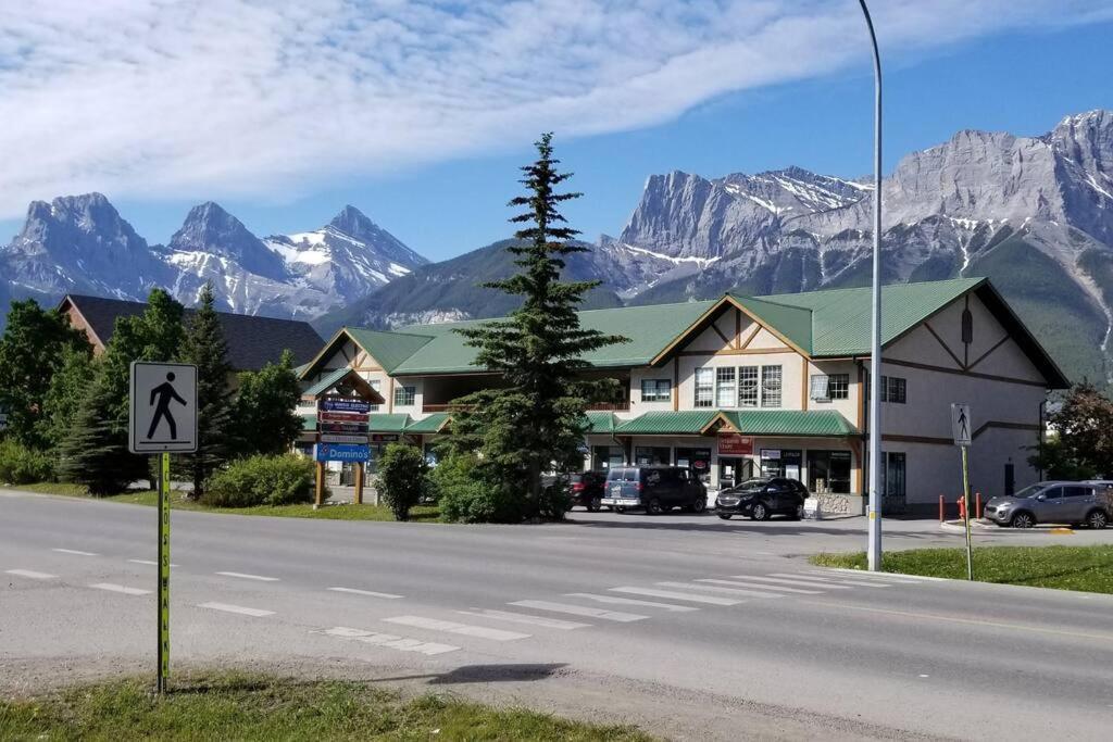 Mountain Modern Hideaway Apartman Canmore Kültér fotó