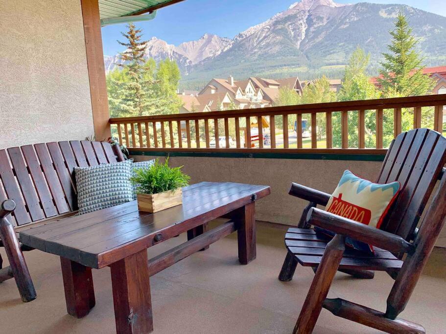 Mountain Modern Hideaway Apartman Canmore Kültér fotó